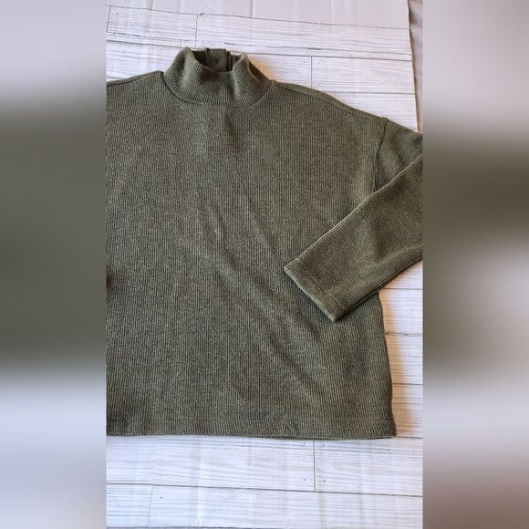 NWOT Madewell MockNeck Button Back Sweater Top Size Small in Green - Picture 11 of 14